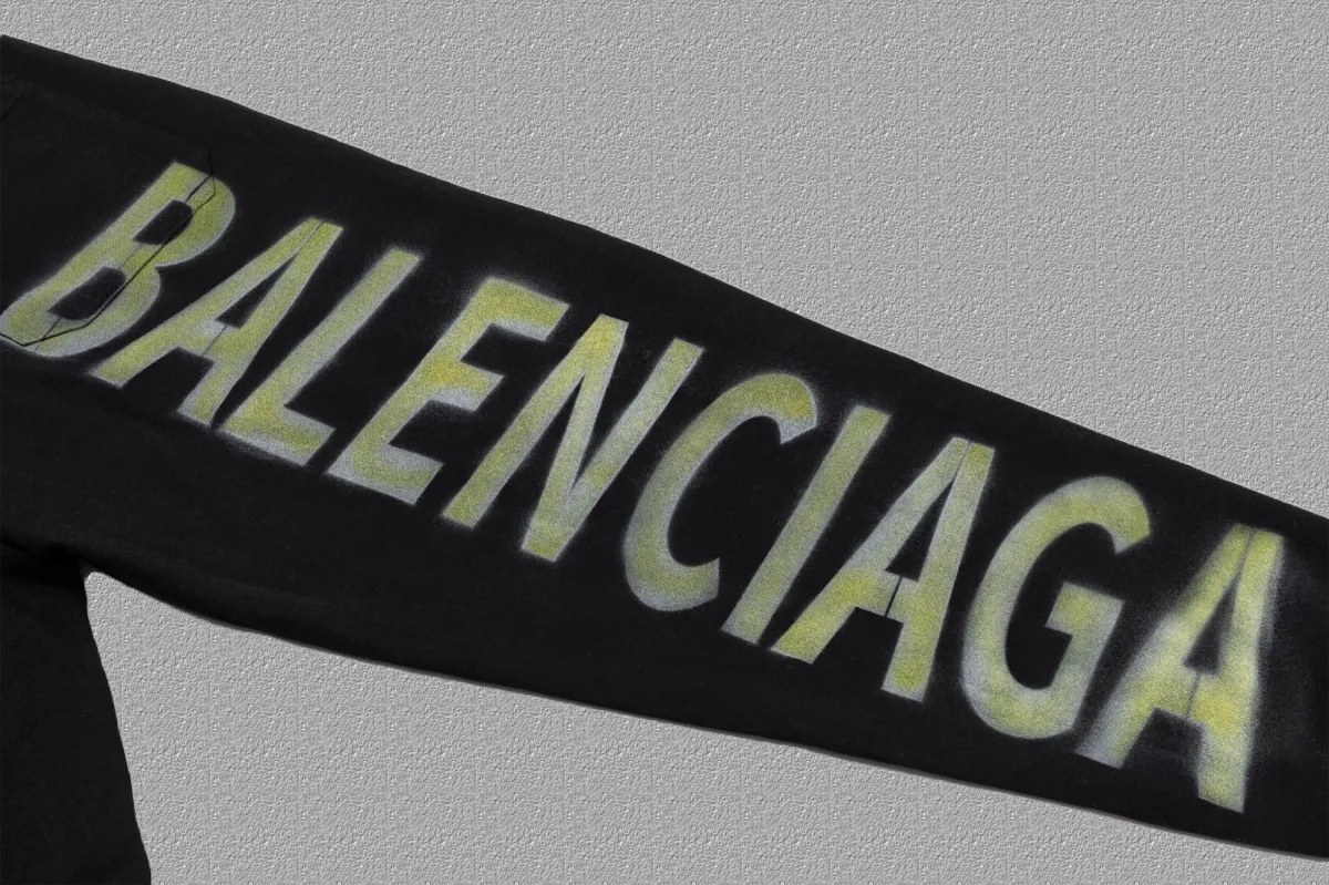 P125✨🔥 [Balenciaga] 2026 Autumn and Winter New Arrival Printed Letters Trousers and Sweatpants Premium Pure Cotton Double-Ply 400g Heavy Terry Cloth Fabric Color: Black Size: S M L XL 2XL